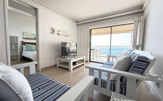 22 Bronze Beach| Seaviews & Beach access| 2BR Umhlanga