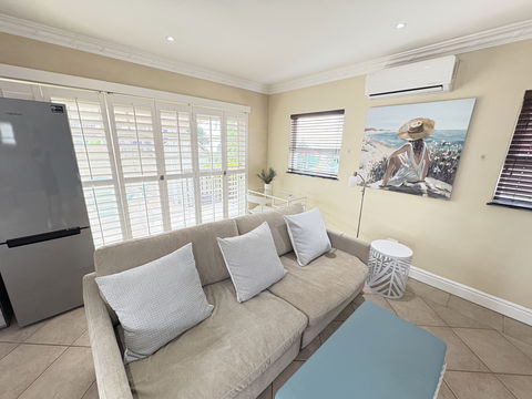 Lounge ,  Flat Screen TV
