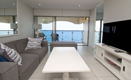 1001 Bermudas| On the beach| Modern Umhlanga