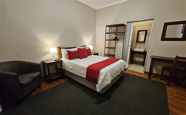self catering accommodation middelburg eastern cape