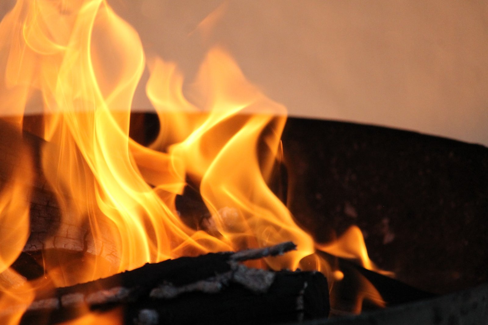 Braai fire. Photo by Tiaan Nell on Unsplash. tiaan-nell-7hprpVkKaU0-unsplash