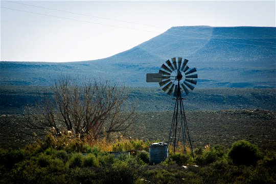 Karoo landscape. Photo by Juanita Swart on Unsplash juanita-swart-paQFGWL0PZ4-unsplash