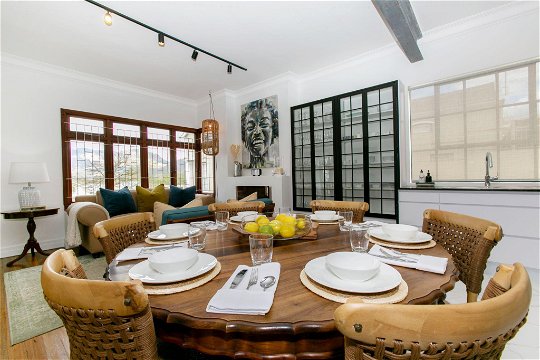 Dining Area for Families and Groups - La Maison on Main Self Catering, Paarl
