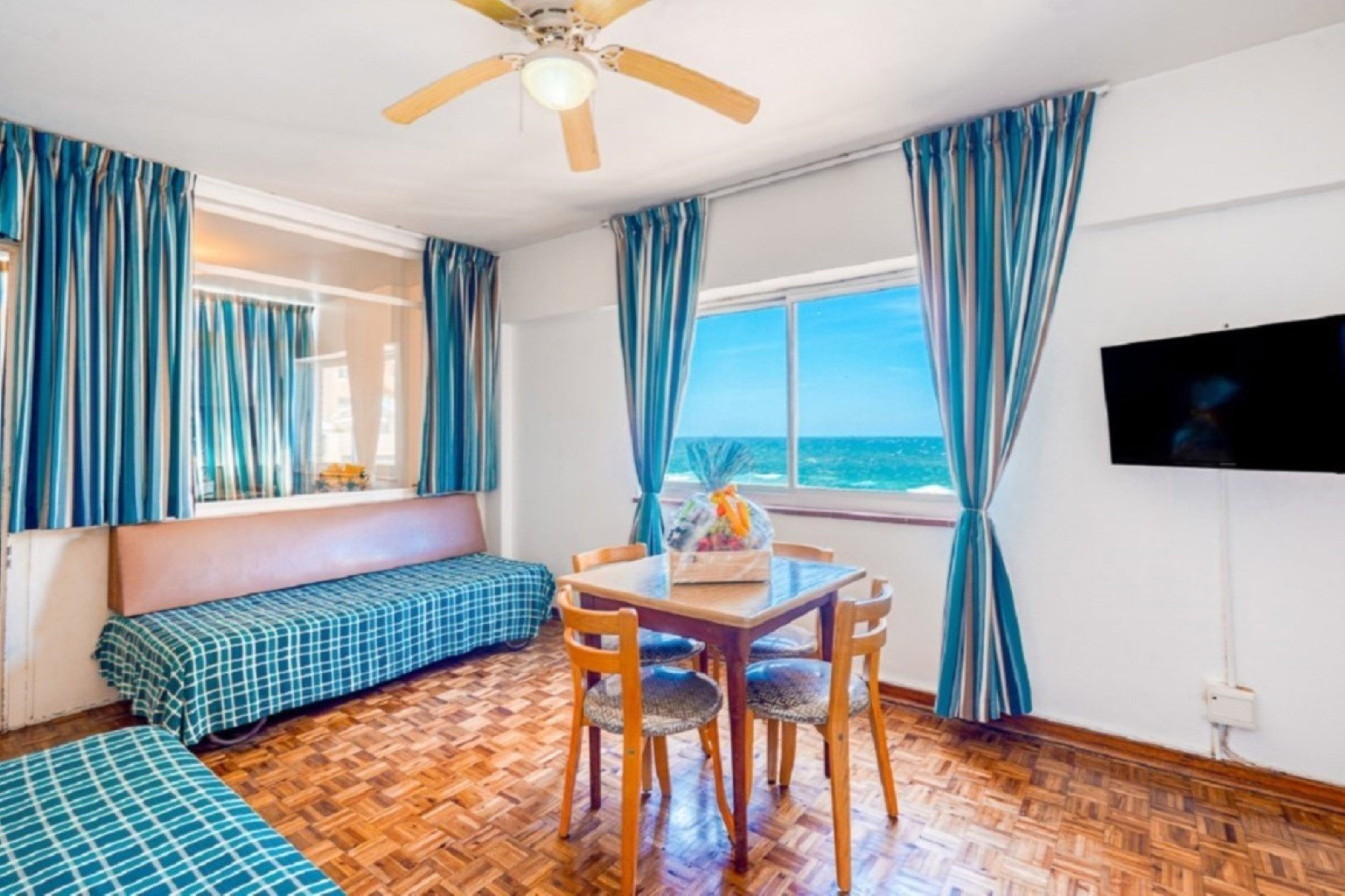 4 Sleeper Sea Facing Apartment - Golden Mile Beachfront
