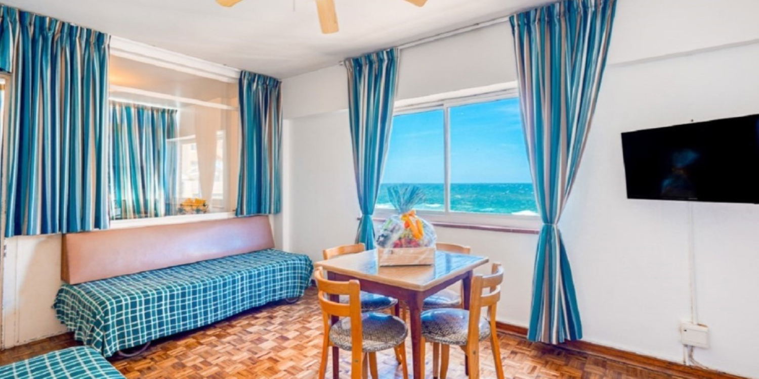 4 Sleeper Sea Facing Apartment - Golden Mile Beachfront
