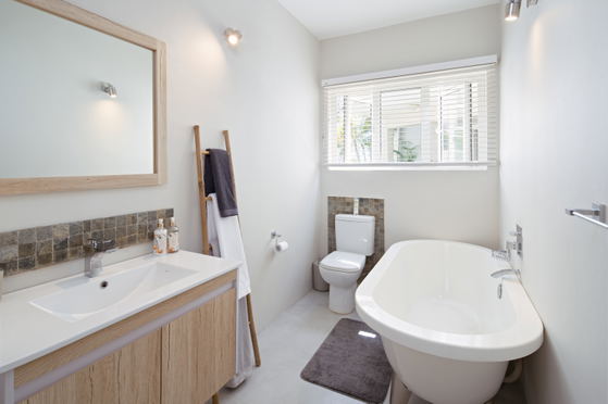 Modern bathroom with wood finishings Modern bathroom with wood finishings