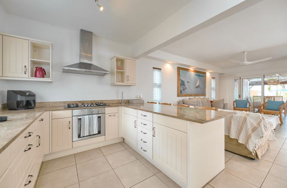 Fully equipped villa kitchen with granite counters