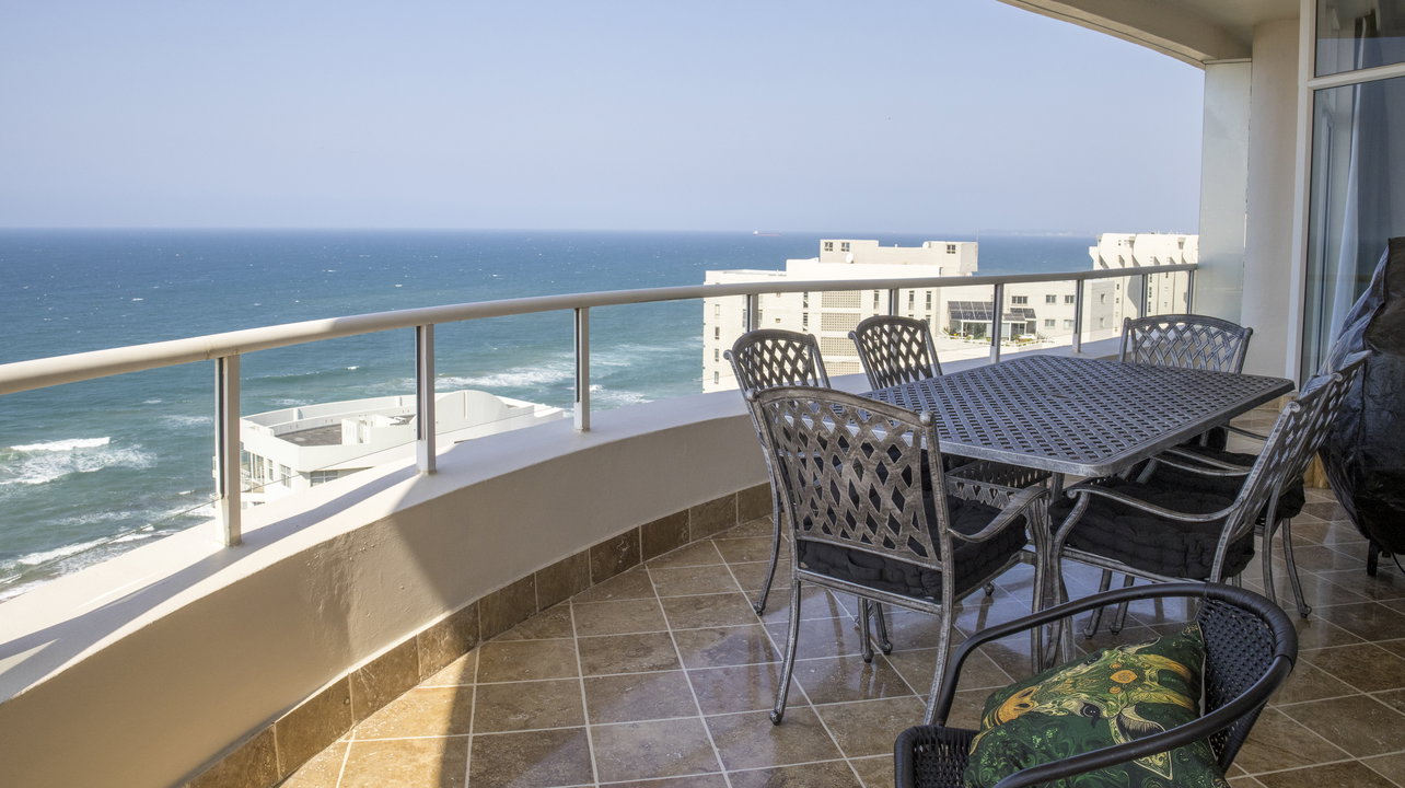 Balcony dining area