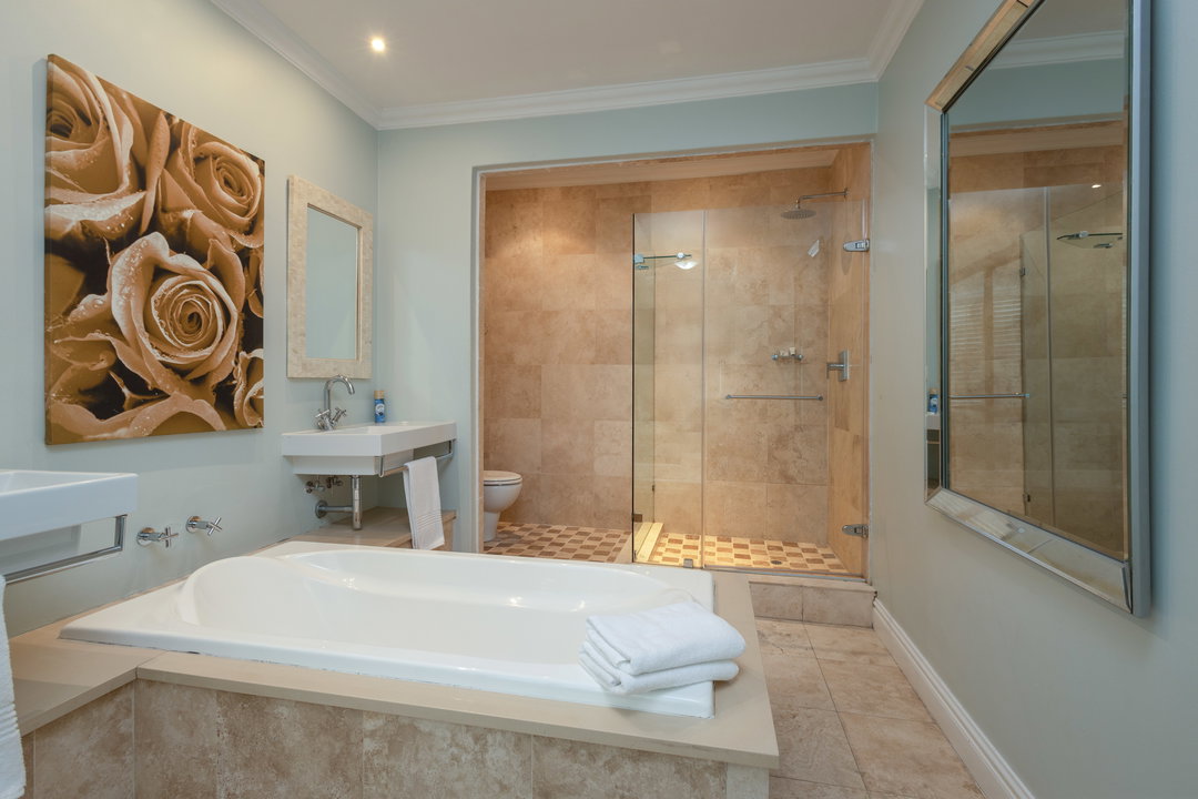 Main en suite