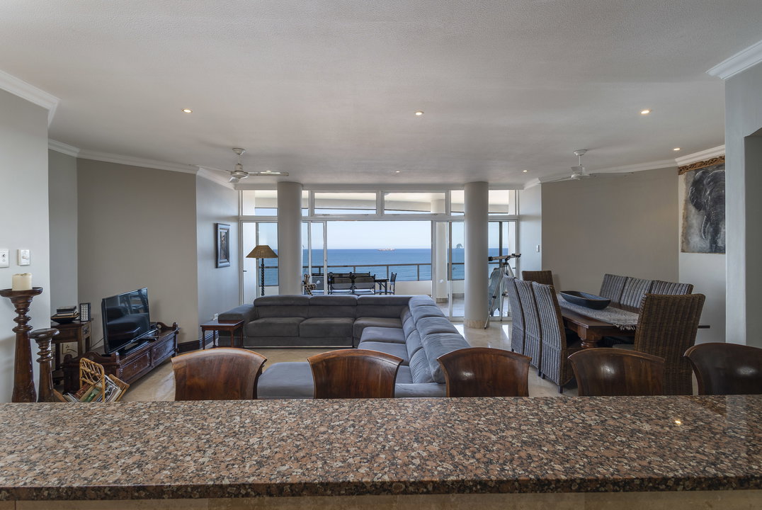 Kitchen/Lounge
