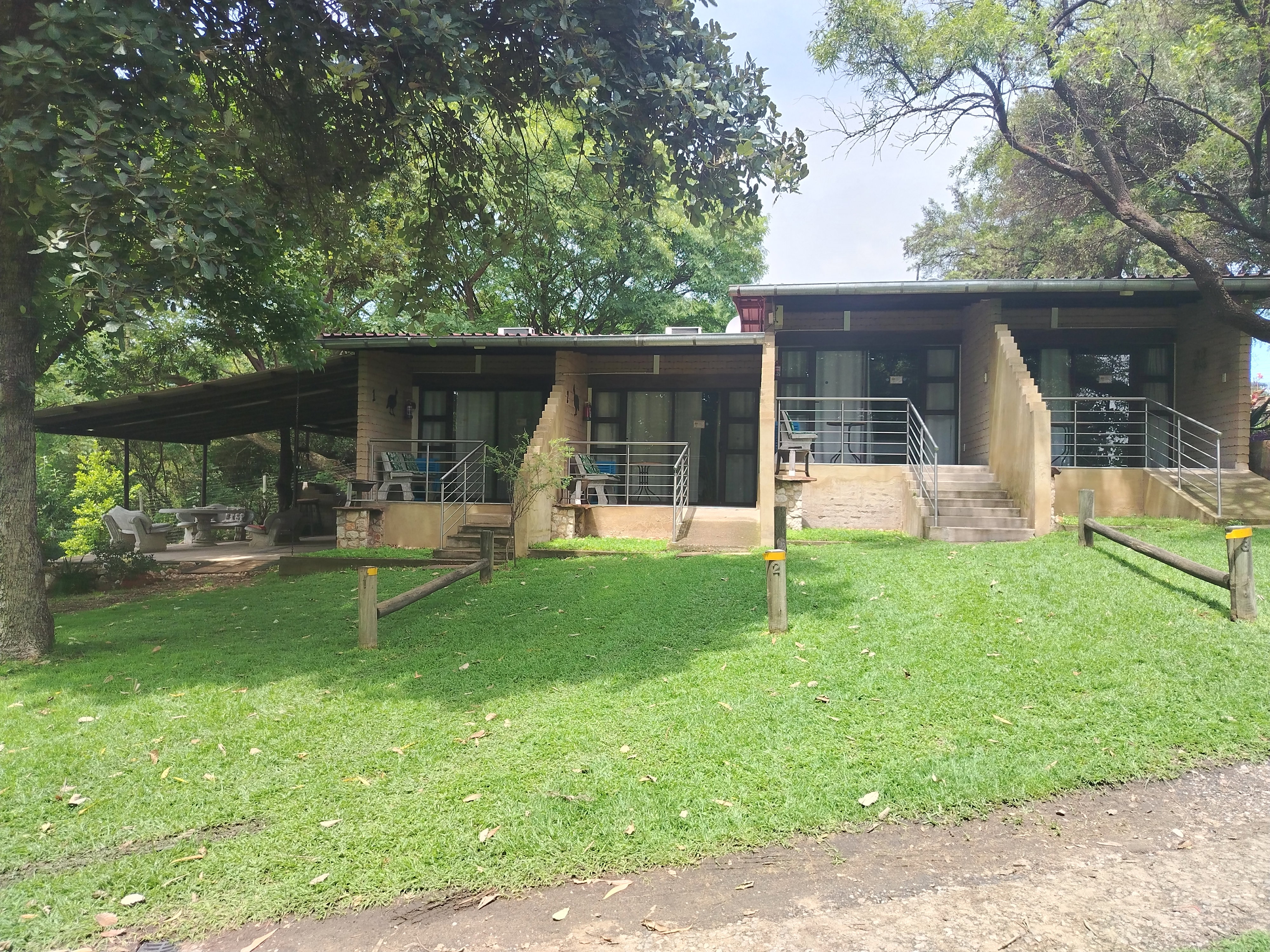 Guinea Fowl Rooms