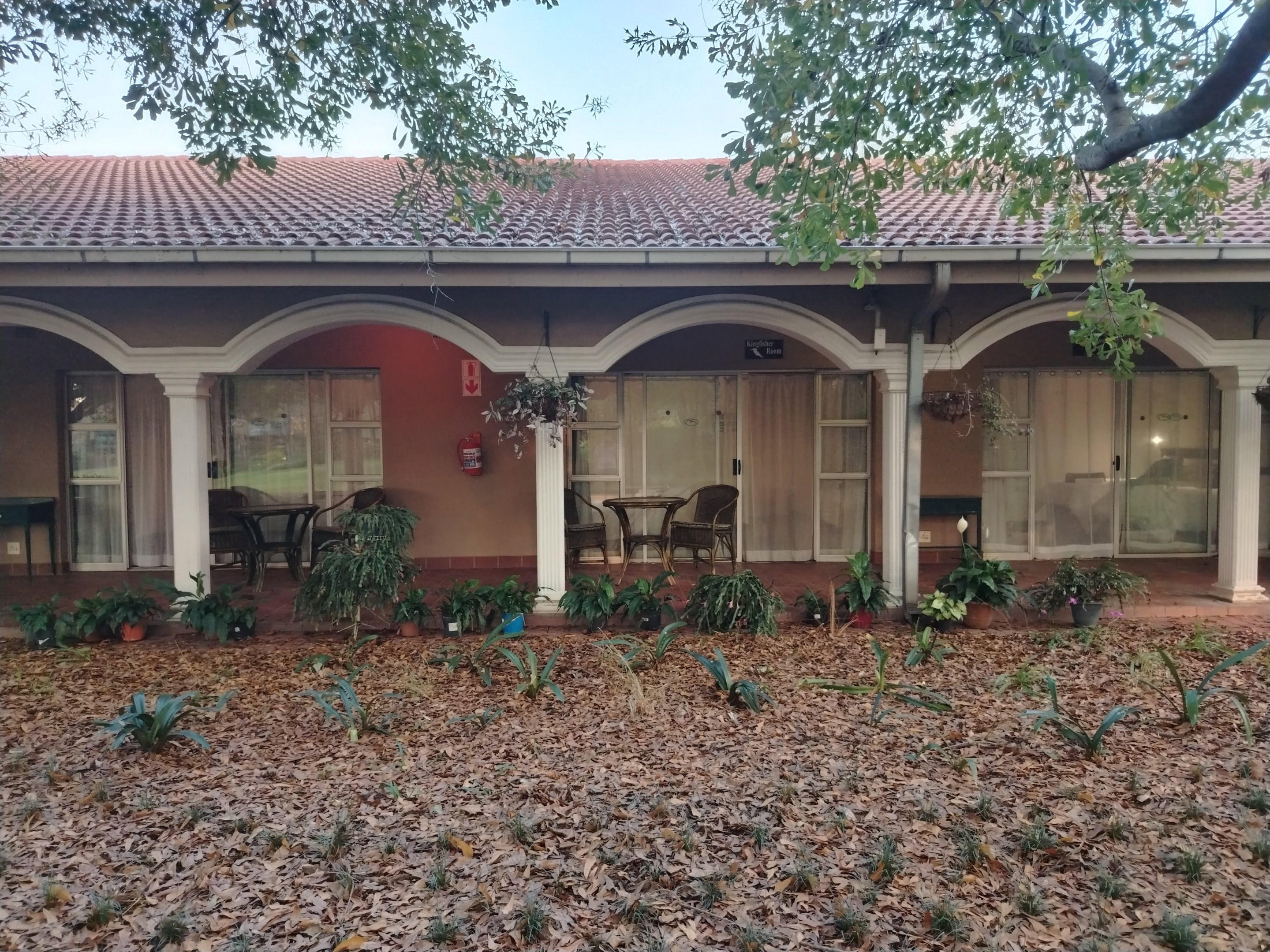 Comfortable Cluster Rooms – Weaver, Hoopoe, and Kingfisher – set in tranquil Hills and Dales Accommodation near Lanseria Airport. Ideal for business or leisure stays, with easy access to Johannesburg, Sandton, and Pretoria. Enjoy peaceful surroundings, modern amenities, and proximity to popular attractions in Gauteng.