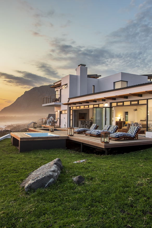 Ocean front luxury accommodation in Betty's Bay