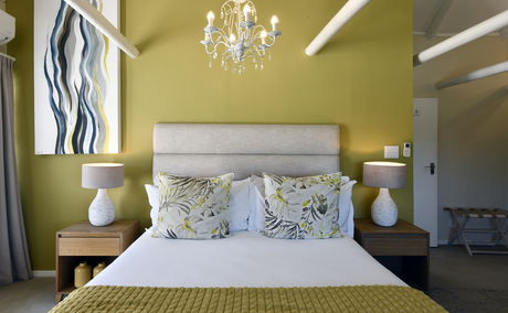 Luxury Queen Room 5 Mirabelle Guesthouse