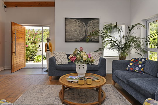 Indoor lounge Mirabelle Guesthouse in Franschhoek