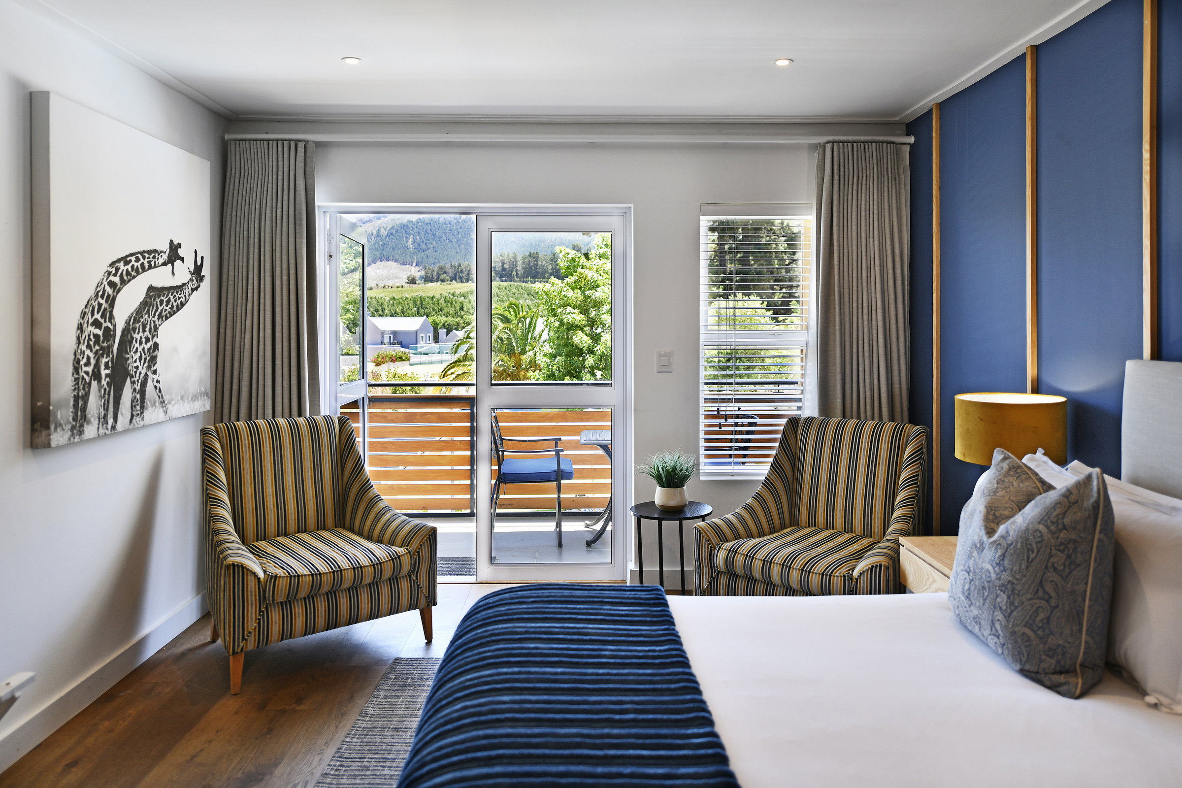 Luxury King / Twin Room 9 Mirabelle Guesthouse balcony