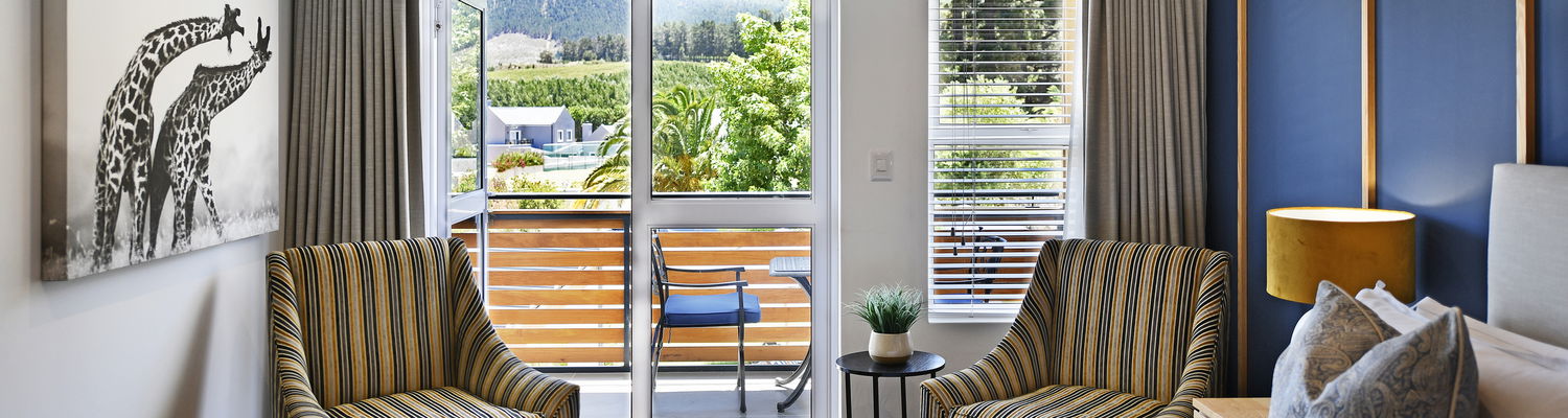 Luxury King / Twin Room 9 Mirabelle Guesthouse balcony