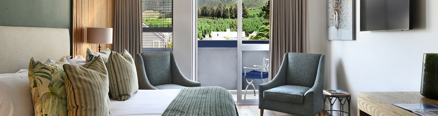 Intimate room with king-size bed perfect for couples at Mirabelle guesthouse