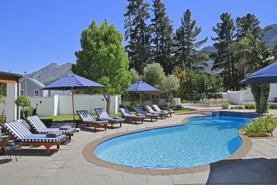 Swimming pool Mirabelle Guesthouse