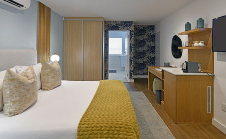 Luxury King Room 7 with patio Luxury King Room 7 with patio