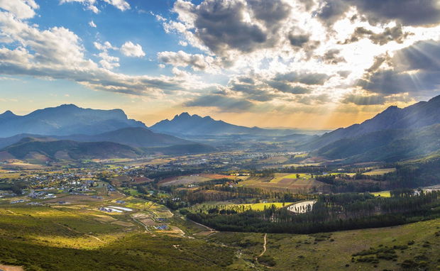 accommodation-franschhoek-breakaway-pool-garden-spa-treatments