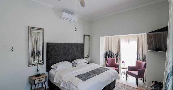 Room 4 - Garden View Suite (Ground Floor) - Lavender Manor Guest House