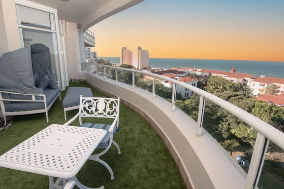 Balcony dining area