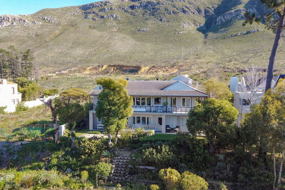 Green facing Exterior, Hermanus, Lodge on the Green, Whale Coast Hotel, DCC Hotel Group