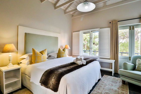 Spacious rooms upstairs with a beautiful view of the golf course, Hermanus Lodge on the Green, DCC Hotel Group