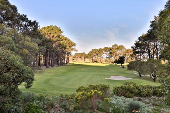 View of Green in the Morning, Hermanus, Lodge on the Green, Cliff Path Lodge, DCC Hotel Group