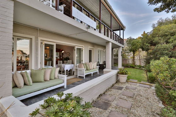 Green facing resting area, Hermanus, Lodge on the Green, Whale Coast Hotel, DCC Hotel Group