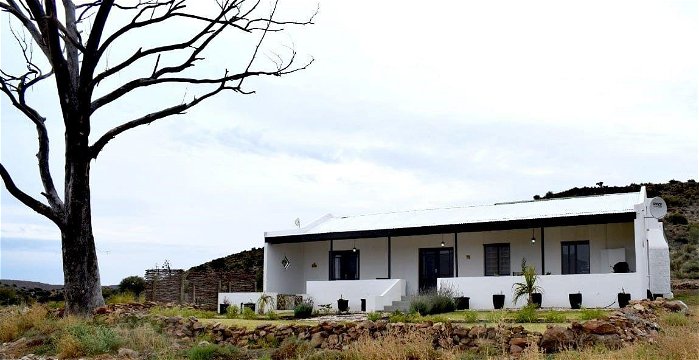 A front view of Springbokhuisie