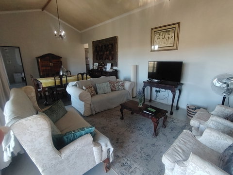 Elandhuisie sitting room and dinning area