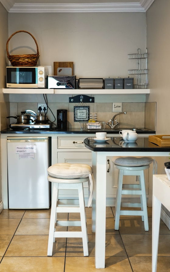 Kitchenette & breakfast nook