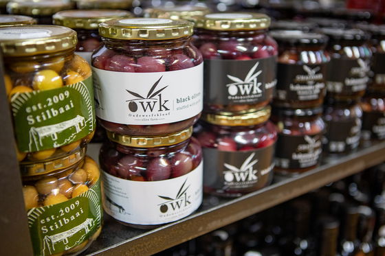 34 South restaurant, Knysna. Groceries