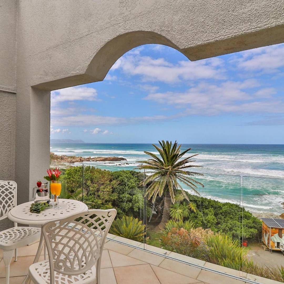 Beachfront Lodge In Hermanus Hermanus Beachfront Lodge Beachfront Lodge In Hermanus Hermanus Beachfront Lodge