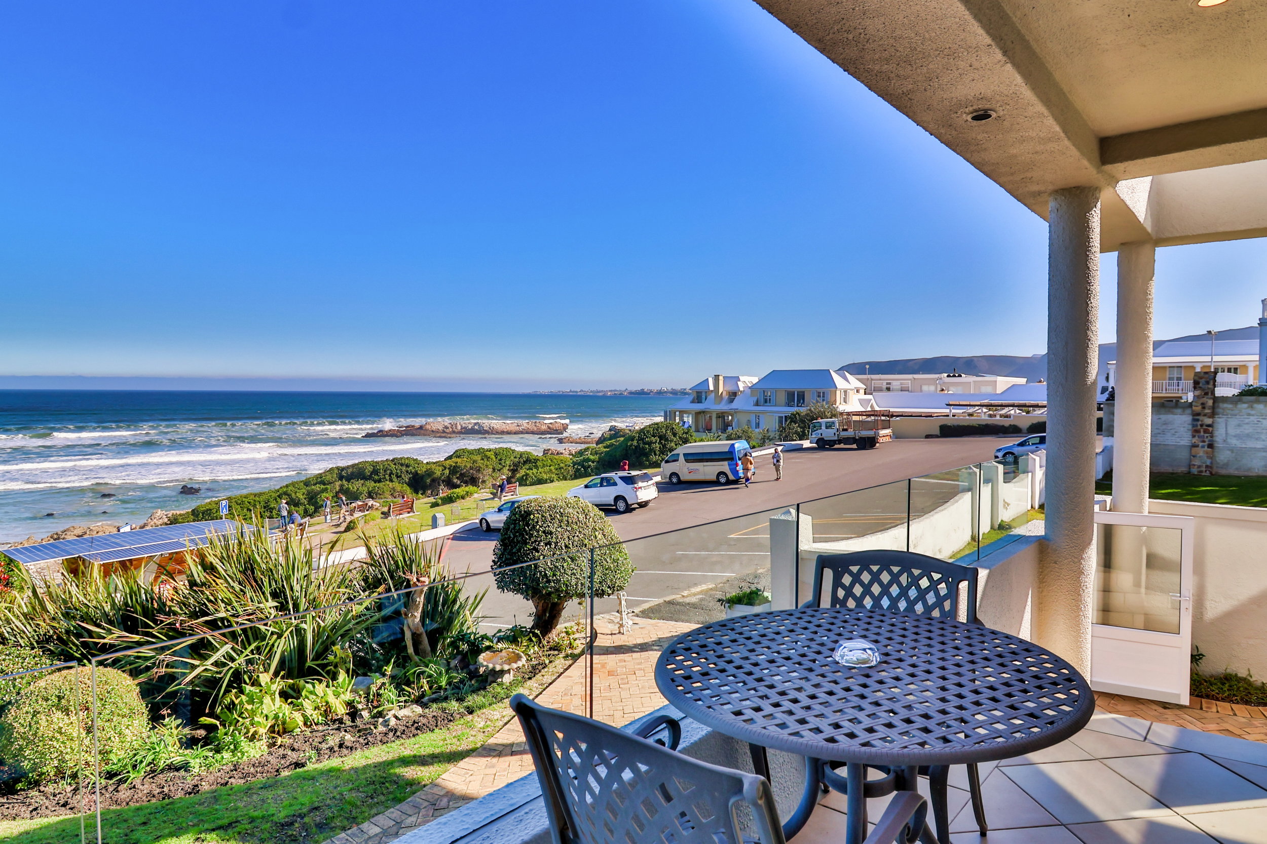 Beachfront Lodge In Hermanus Hermanus Beachfront Lodge Beachfront Lodge In Hermanus Hermanus Beachfront Lodge