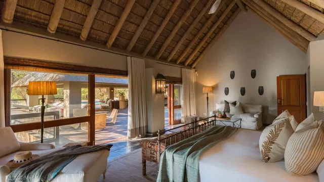 Enjoy a serene retreat at Simbavati River Sands, where light-filled rooms and soothing surroundings create a welcoming vibe.