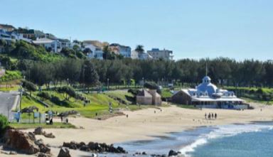 Relax on Santos Beach, Mosselbay, DCC Hotel Collection