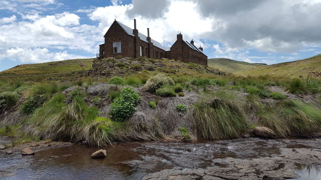 Experience the serene beauty of Tenahead Lodge & Spa, where breathtaking landscapes and luxurious comfort create the ultimate escape into nature.