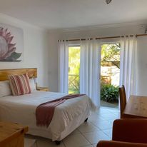 En-suite accommodation, self-catering accommodation, river accommodation, group bookings, business travellers, business, one night stays, R72, East London, Gulu, Kidds Beach, Buffalo Truck stop, airport accommodation En-suite accommodation, self-catering accommodation, river accommodation, group bookings, business travellers, business, one night stays, R72, East London, Gulu, Kidds Beach, Buffalo Truck stop, airport accommodation