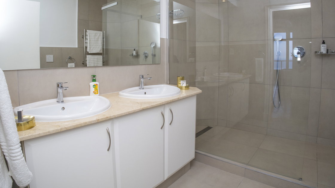 Main En Suite