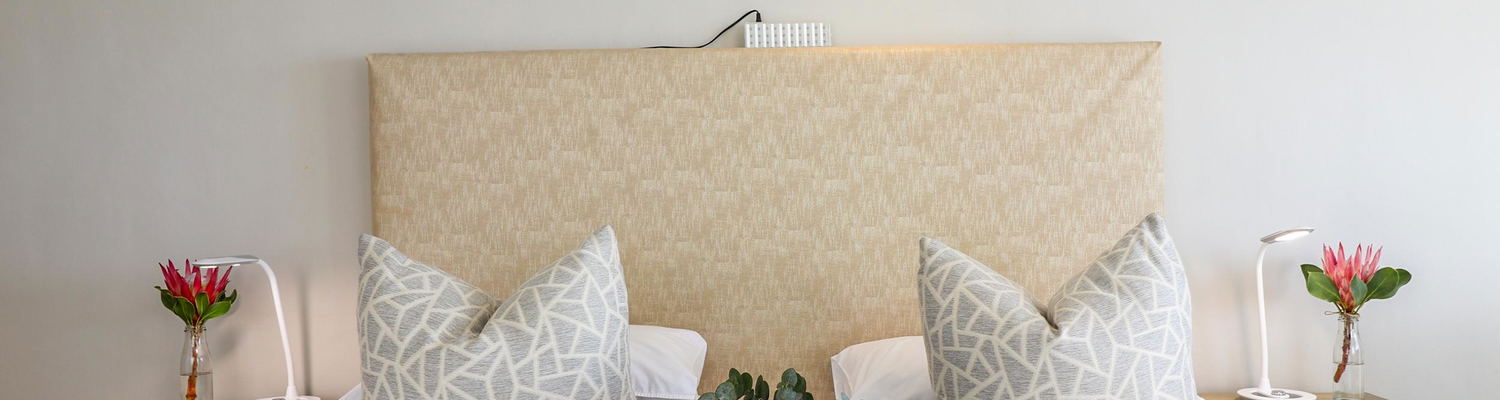 Hermanus Beachfront Lodge, Close up of bed