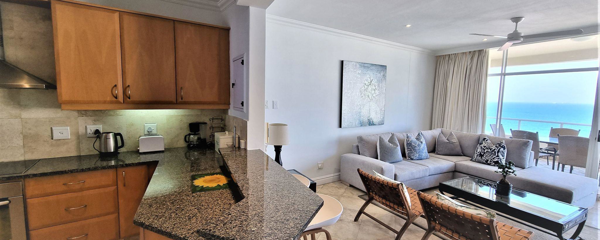 Kitchen/Lounge