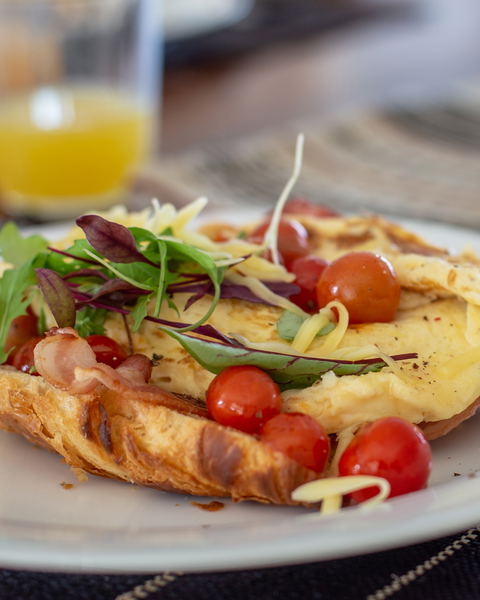 A delicious breakfast is included in the room