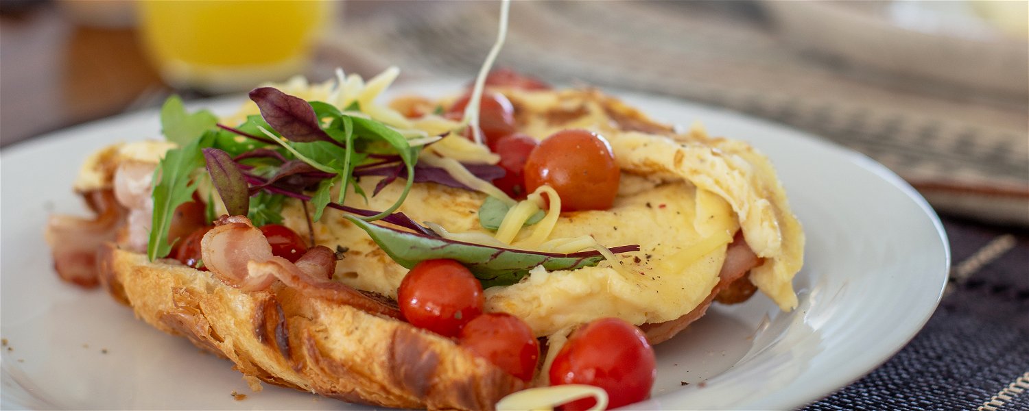 A delicious breakfast is included in the room