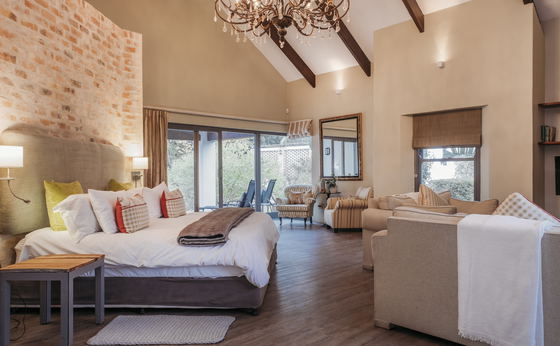 Farmhouse Deluxe Suite