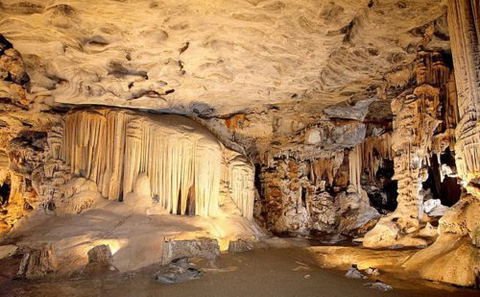 Cango Caves in Oudsthoorn