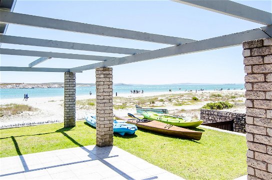 Water's Edge 2 patio overlooking beach