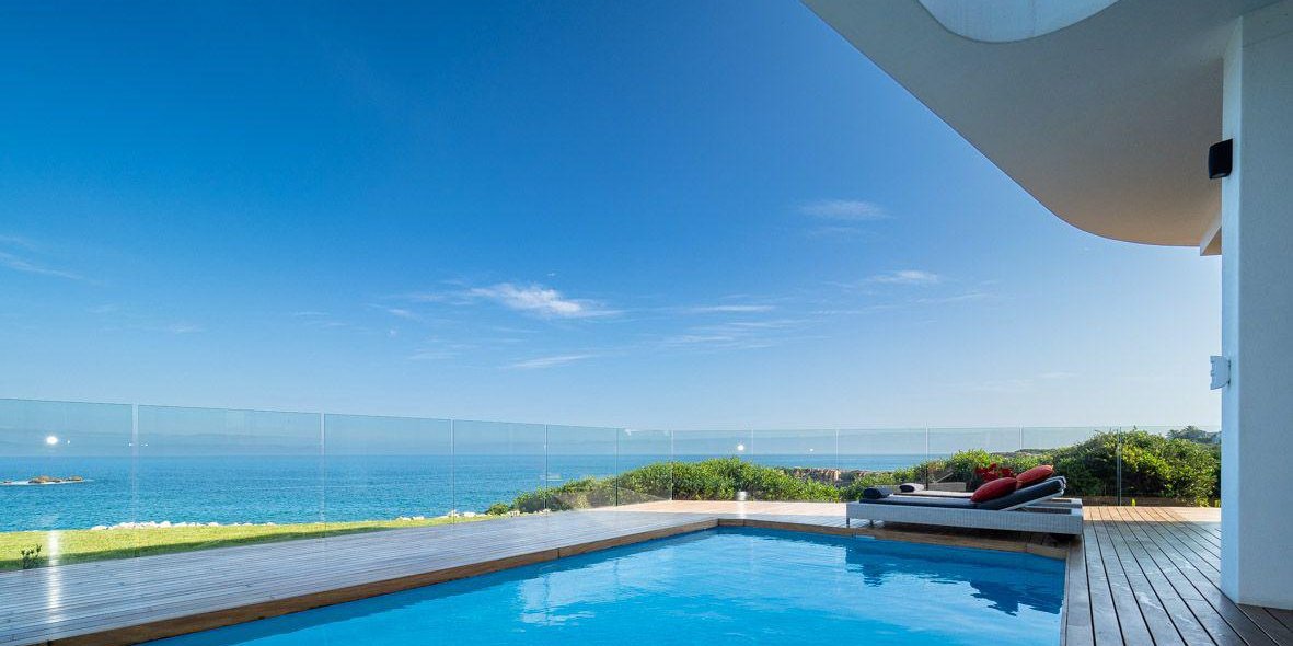 Luxurious accommodation with unobstructed ocean views